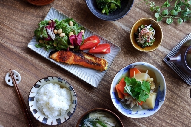 栄養バランスのとれた食事